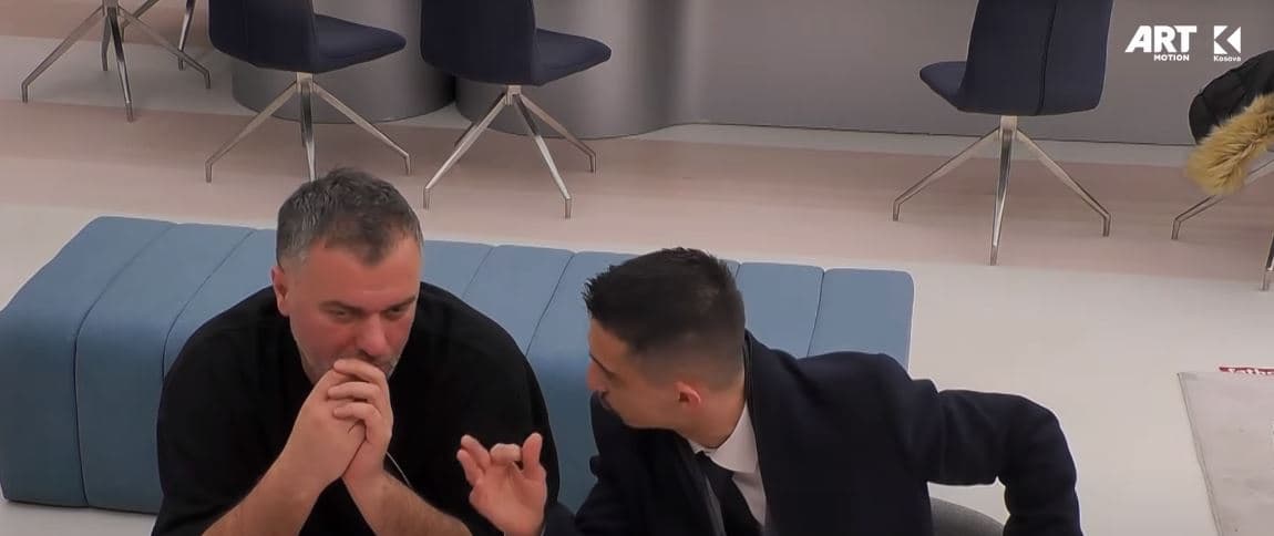 Ganiu sqarohet me Bucin për “armpushimin” që u pyet në darkën e të nominuarve (VIDEO)