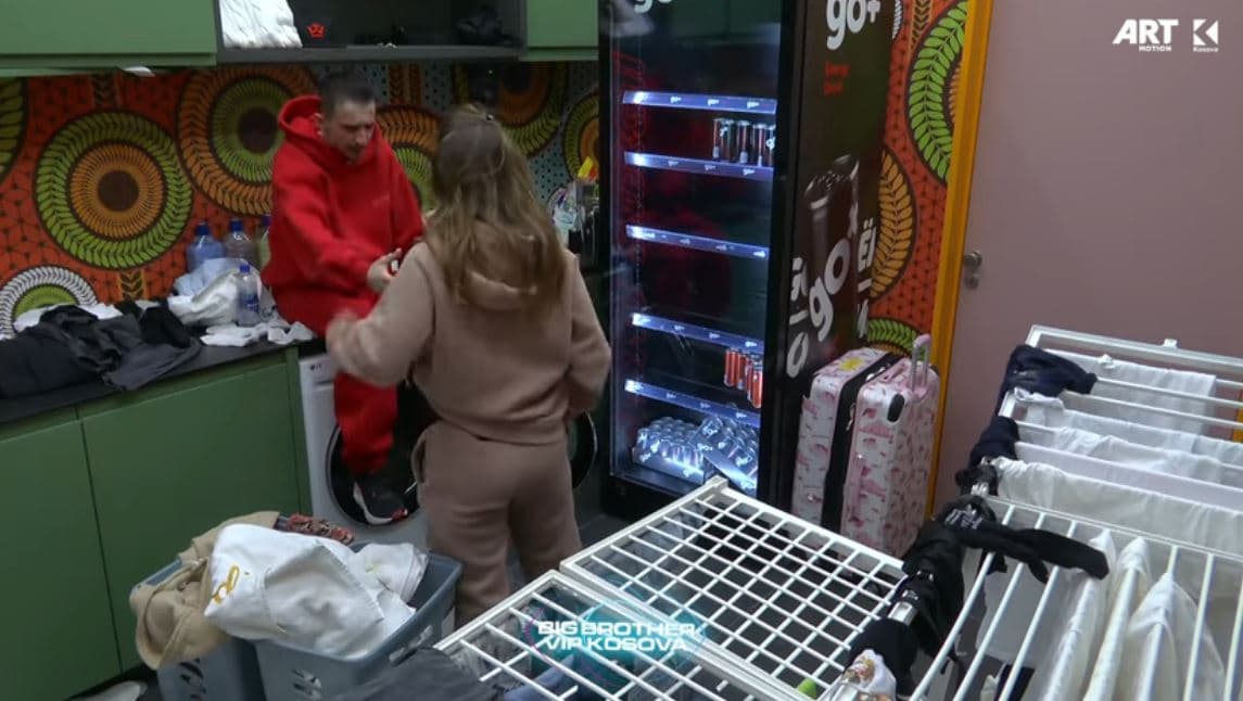 "Më ke thy" - Gania tenton t'ia zgjasë dorën e pajtimit, Shqipja e refuzon (VIDEO)