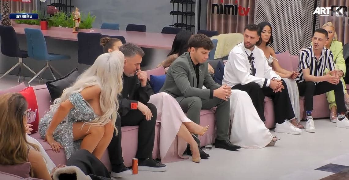 "Mos rrej", "Çdo festë po prishet nga Ganiu" - Vazhdon debati mes Santianës, Edonës dhe Ganiut (VIDEO)