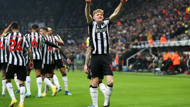 Unitedi s'këndellet as në Premier League, mposhtet nga Newcastle