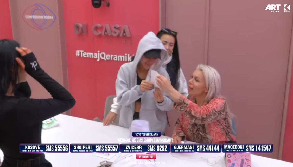 Kaderi u tregon banoreve fotografinë e nipit të saj (VIDEO)