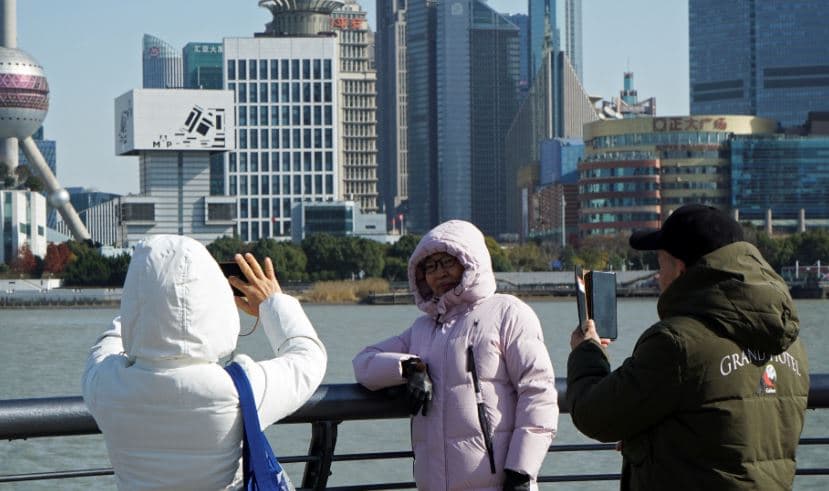 Shangai i Kinës përballet me të ftohtin më të keq në 40 vjet