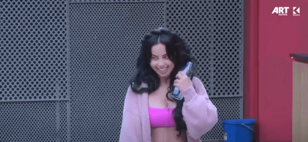 Lindita bën gjeste, luan fantazmën për ta trembur Yllin (VIDEO)