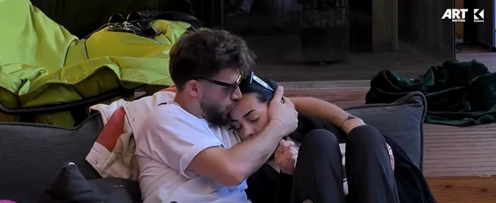 Lumbardhi - Kaderit: Po kam qejf veç me ty me qenë (VIDEO)