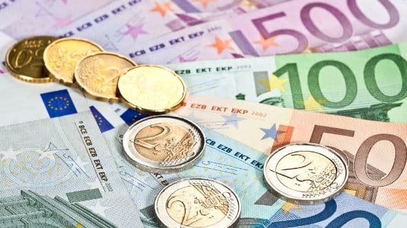 Kapen afro shtatë mijë euro të falsifikuara në Fushë-Kosovë dhe Graçanicë