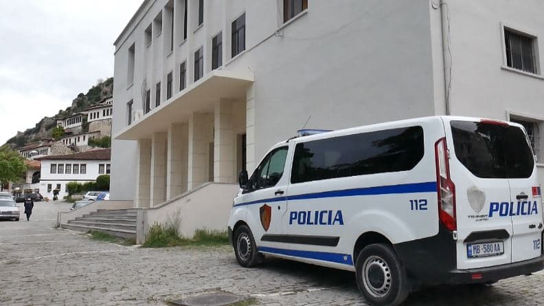 Shqipëri: 46-vjeçari ther me thikë vëllanë e tij