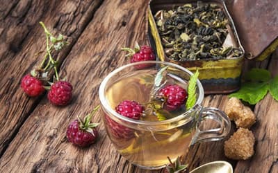 Çaji i gjetheve të mjedrës sekreti për lindje të qetë? - Ja çka thonë mamitë