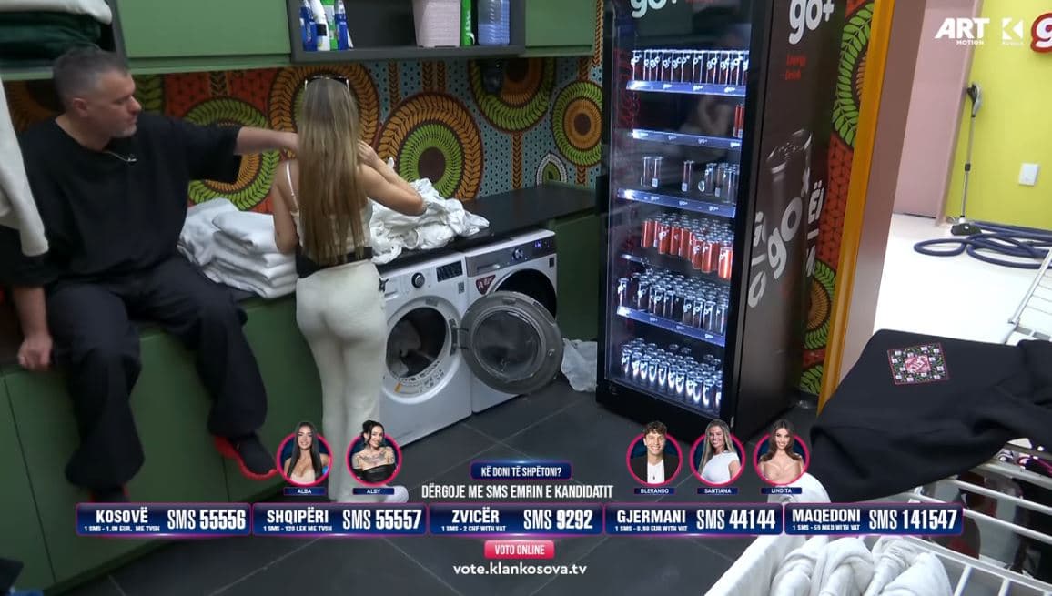 Buci dhe Santiana komunikojnë me trup dhe mimika në lavanderi (VIDEO)