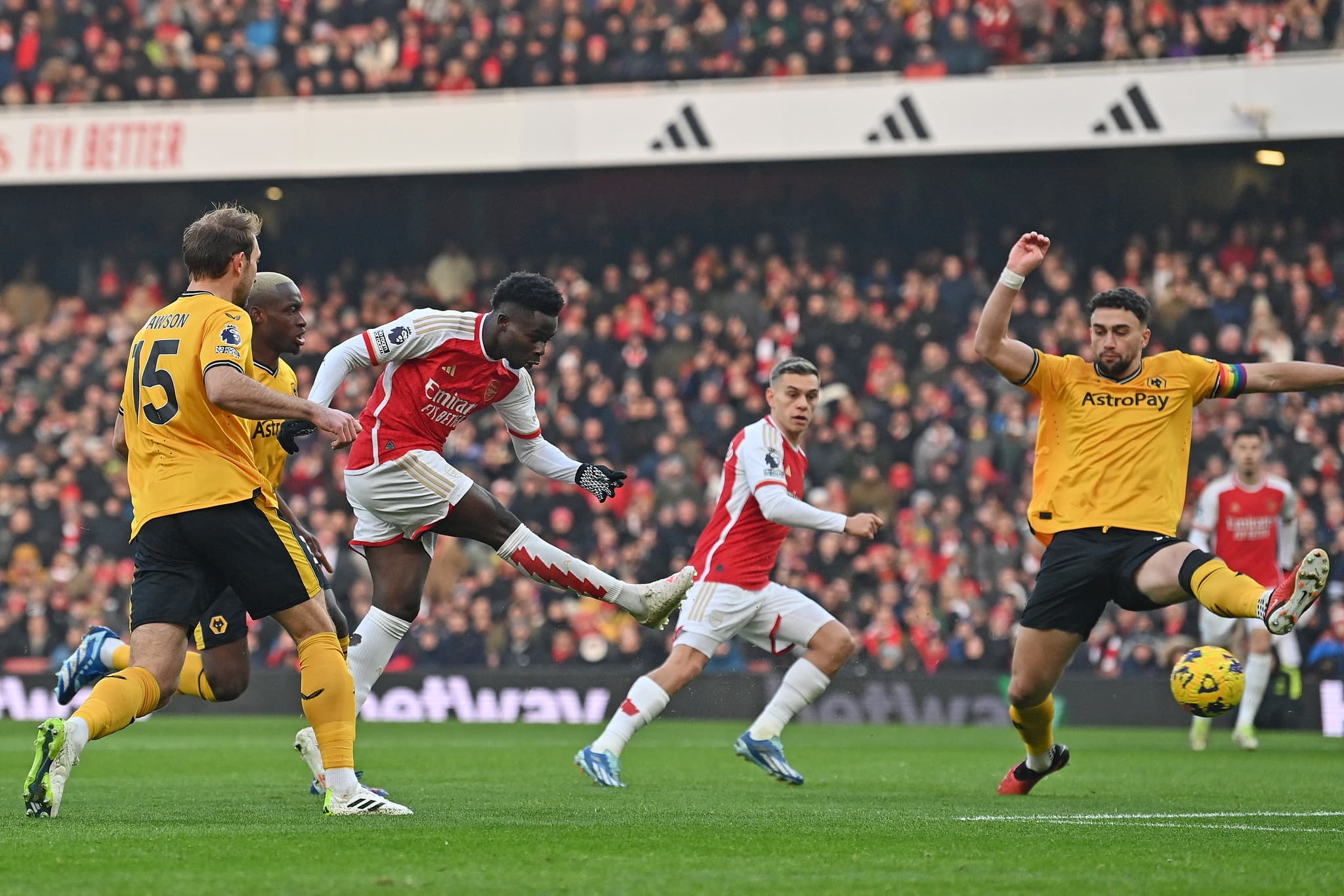 Topçinjtë vazhdojnë udhëheqjen e Premier Leagues