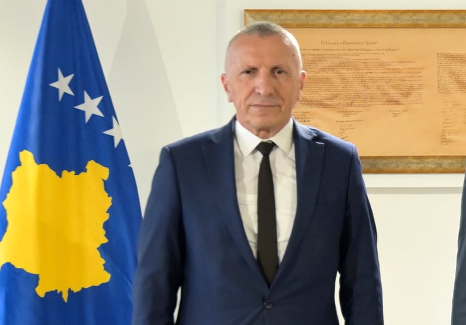 Kamberi në RTS: Nëse Kosova është Serbi, a mundet Vuçiqi të shkojë atje pa lejen e tyre?