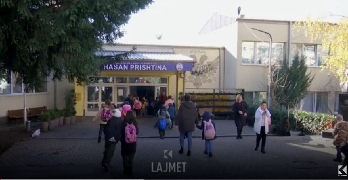 Telashet shkollore, ankohen në dhunë, bojkotohet mësimi (VIDEO)