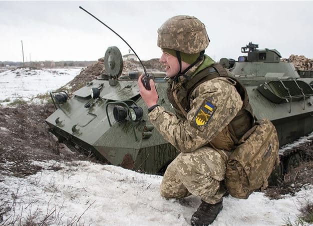 Shtëpia e Bardhë paralajmëron se po i mbarojnë paratë për të ndihmuar Ukrainën në luftën e saj me Rusinë
