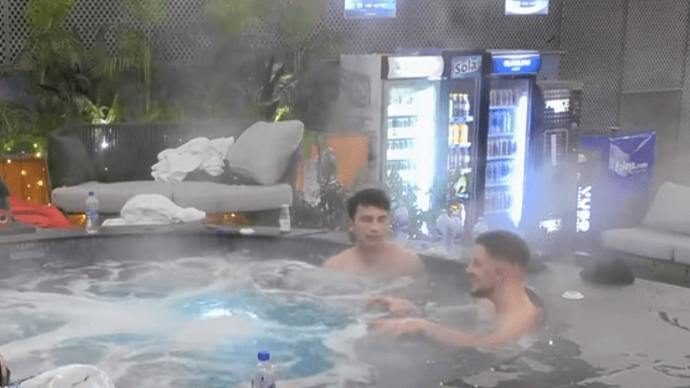 Ardi dhe Blerando shijuan xhakuzin, ia thonë këngës "Unë me jarana" (VIDEO)