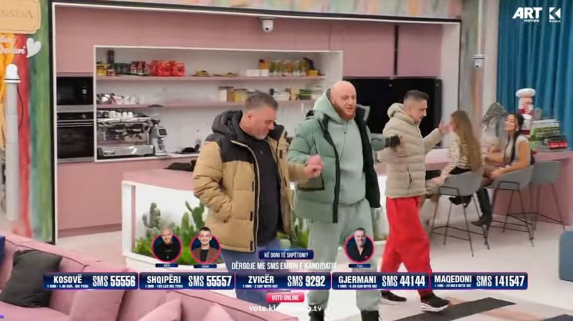 Treshja e prangosur e 'ripërpunojnë' këngën ''o lumja toka kush e shkel me këmbë'' (VIDEO)