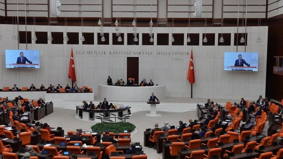 Parlamenti turk mbështet anëtarësimin e Suedisë në NATO