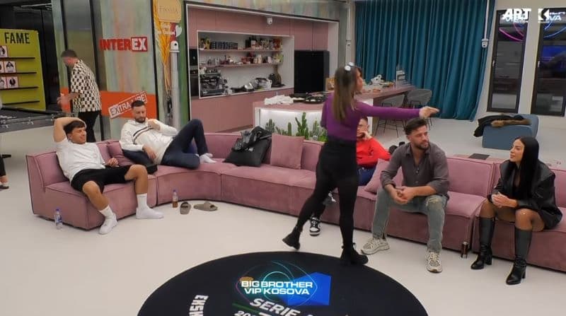 "Je gënjeshtare dhe manipuluese", debat i ashpër mes Santianës dhe Shqipes (VIDEO)