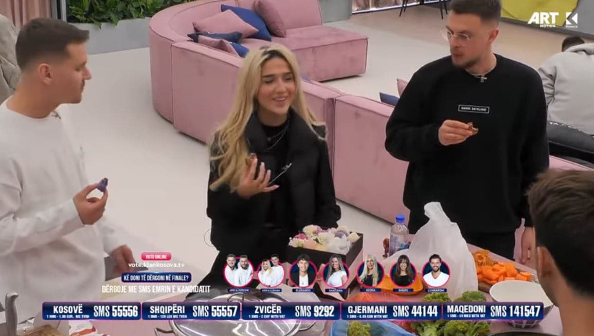Ilirianës i vjen një buqetë e mbushur me lule dhe çokollata (VIDEO)