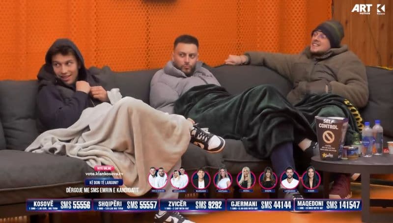 "Je ekstrem e mençur", Ardi e ngacmon Shqipen, kjo e fundit buzëqesh (VIDEO)