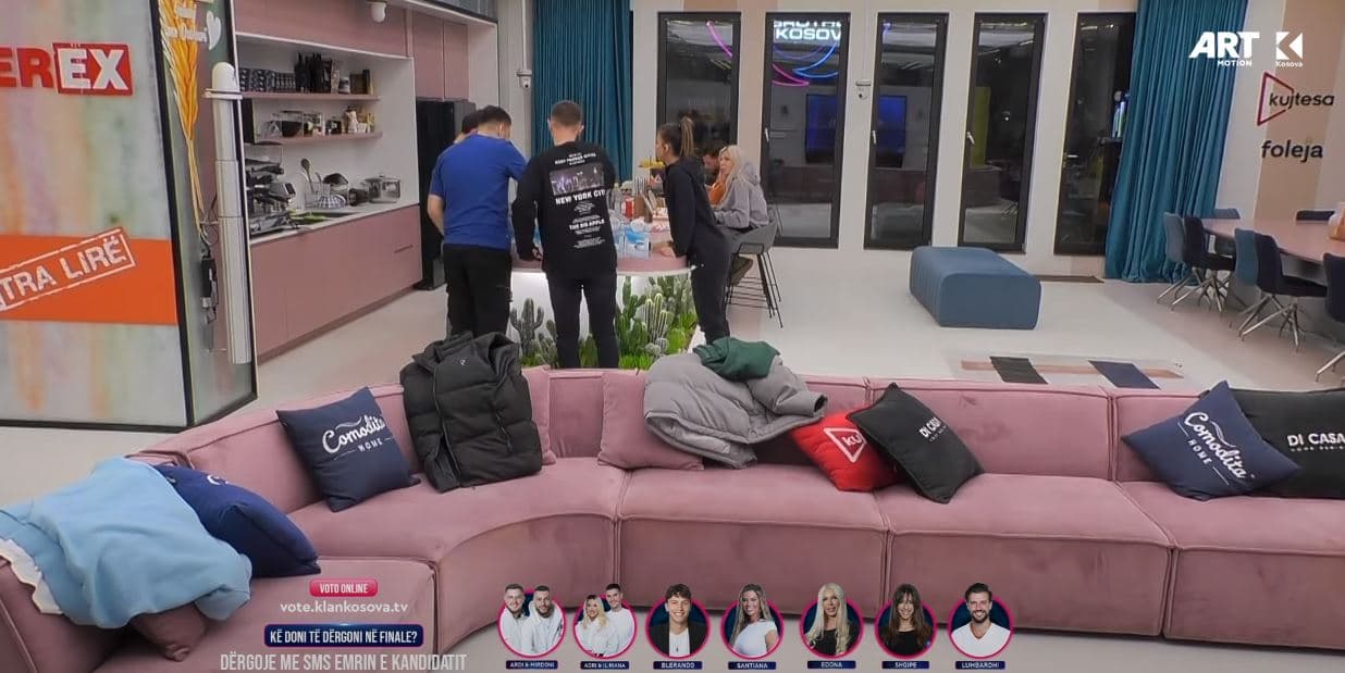 Banorët falënderojnë familjen e Blerandos për ushqimin e sjellur (VIDEO)