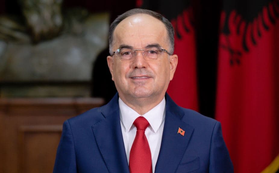 Begaj u uron besimtarëve ortodoksë festën e Pashkëve