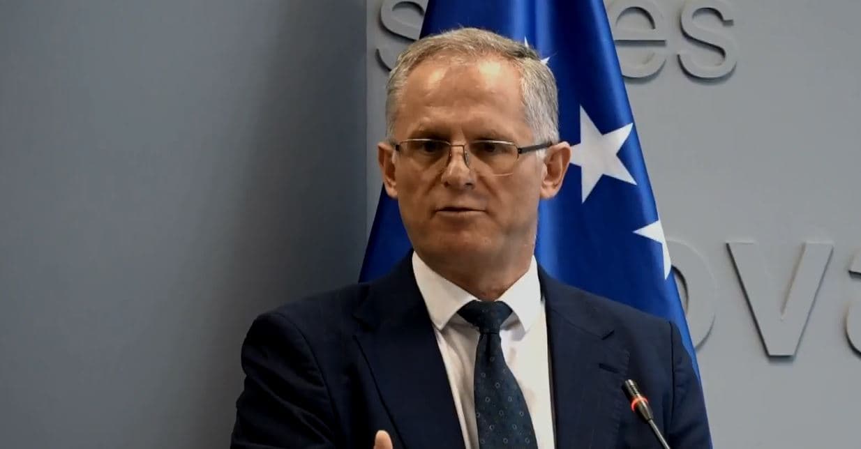 Shkurtimi i buxhetit për shqiptarët në Luginë, Bislimi: Kështu duket pakica më e diskriminuar në Evropë