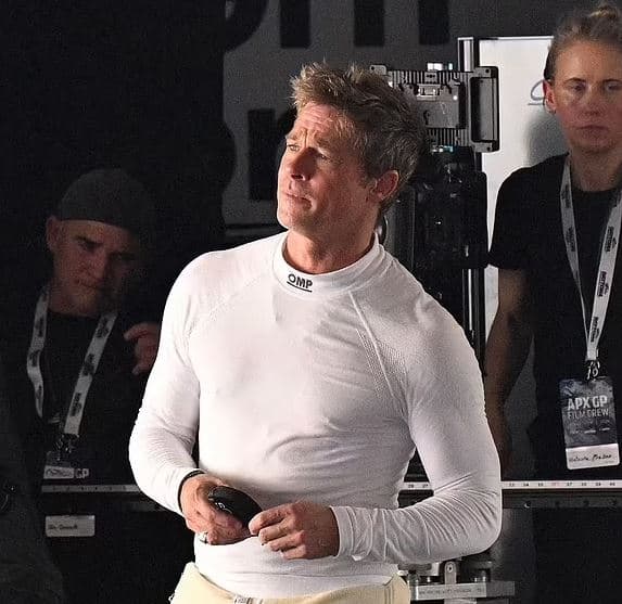 Brad Pitt habit me fizikun e tij