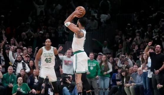 Celtics fitojnë derbin e liderëve të Konferencave