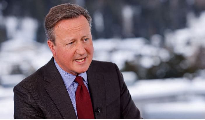 Cameron: Britania kundërshton ofensivën Rafah, por nuk do të ndalojë shitjet e armëve