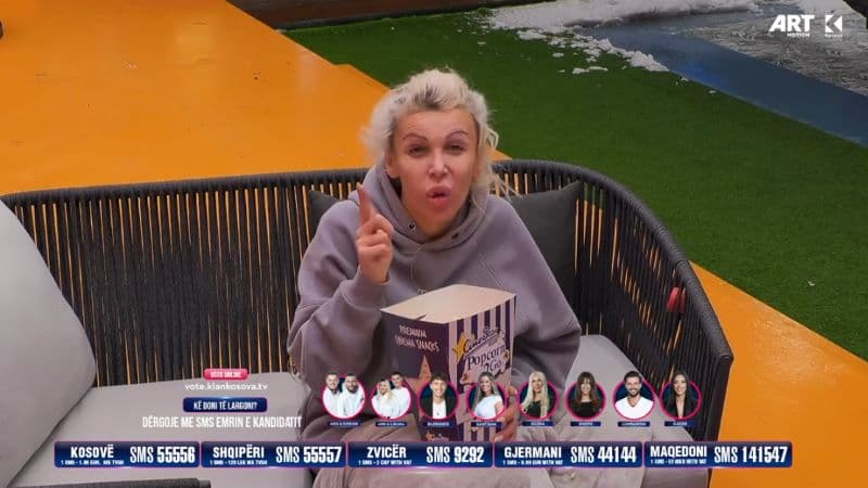 Edona i drejtohet kamerës dhe i dërgon një mesazh babait: Ndale tv-në, mos më shiko më (VIDEO)