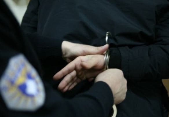 Arrestohet një grua dhe një burrë për grabitje në Prishtinë