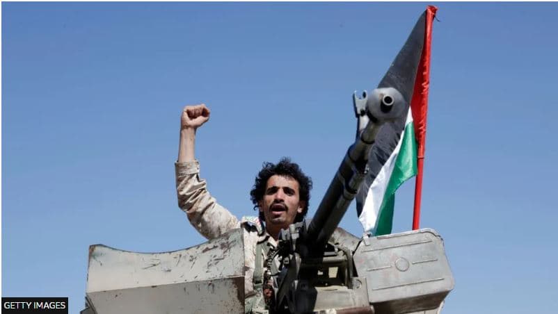 Sulmet në Jemen, Houthit synojnë anijen amerikane pas përcaktimit si "terroristë" nga ShBA-ja
