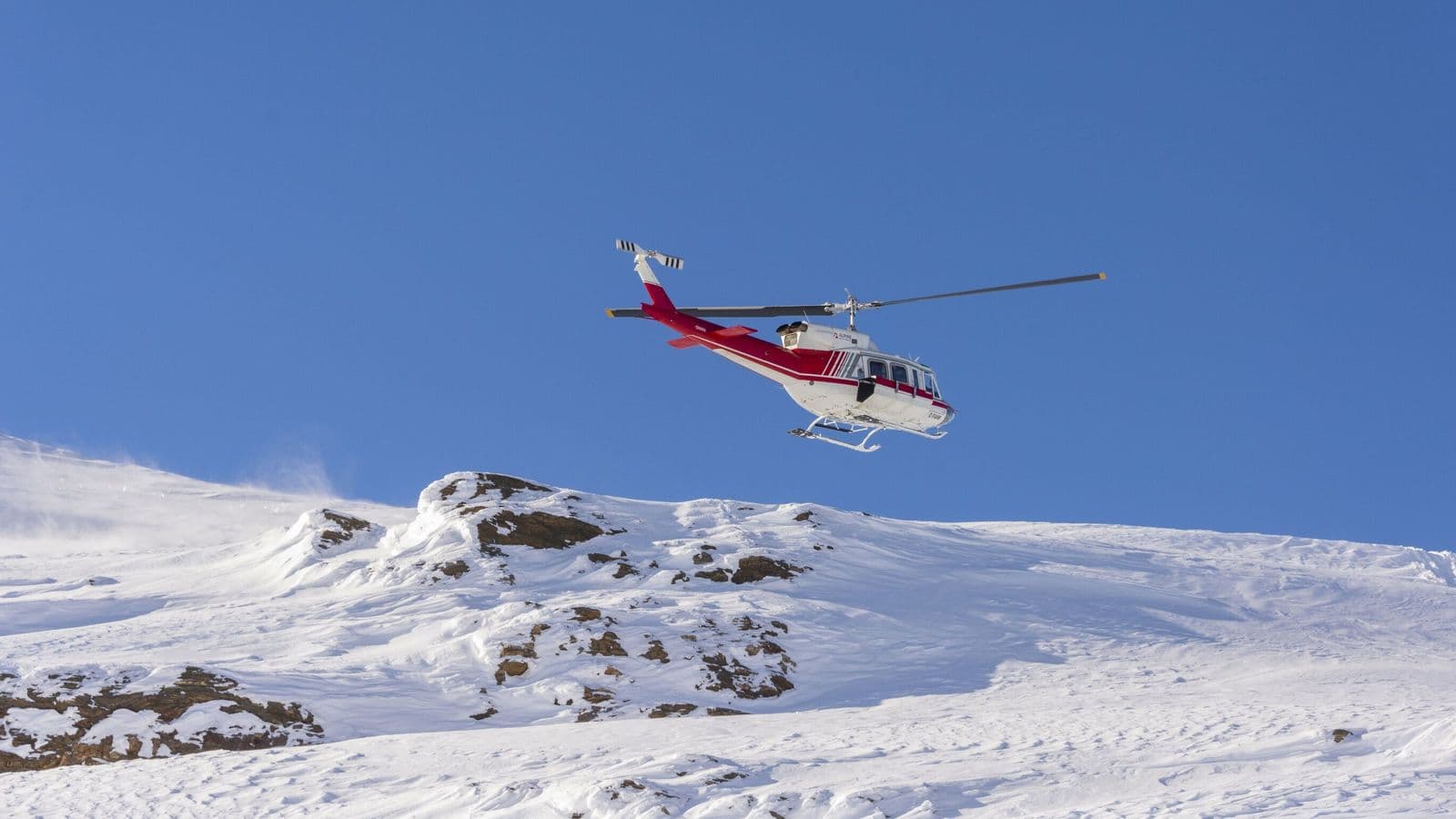 Tre të vdekur nga rrëzimi i helikopterit kanadez të skijimit