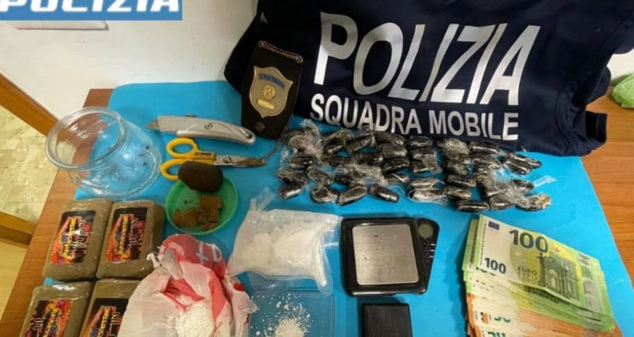 Kapet i riu në Itali, kishte fshehur kokainën në të brendshmet