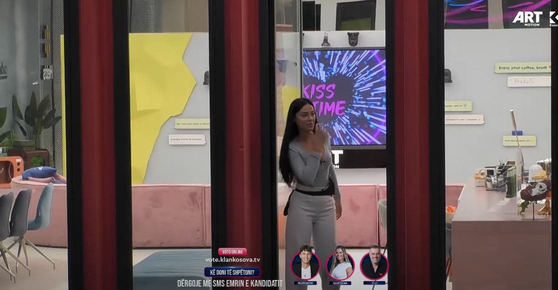 Kaderi vendos ta puthë Mirdonin, reagimi i këtij të fundit lë vend për habi (VIDEO)