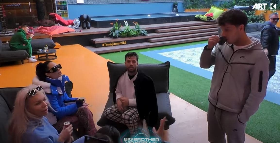Kader - Bucit: Ti ke ardhë këtu veç me u prekë me Santianën (VIDEO)