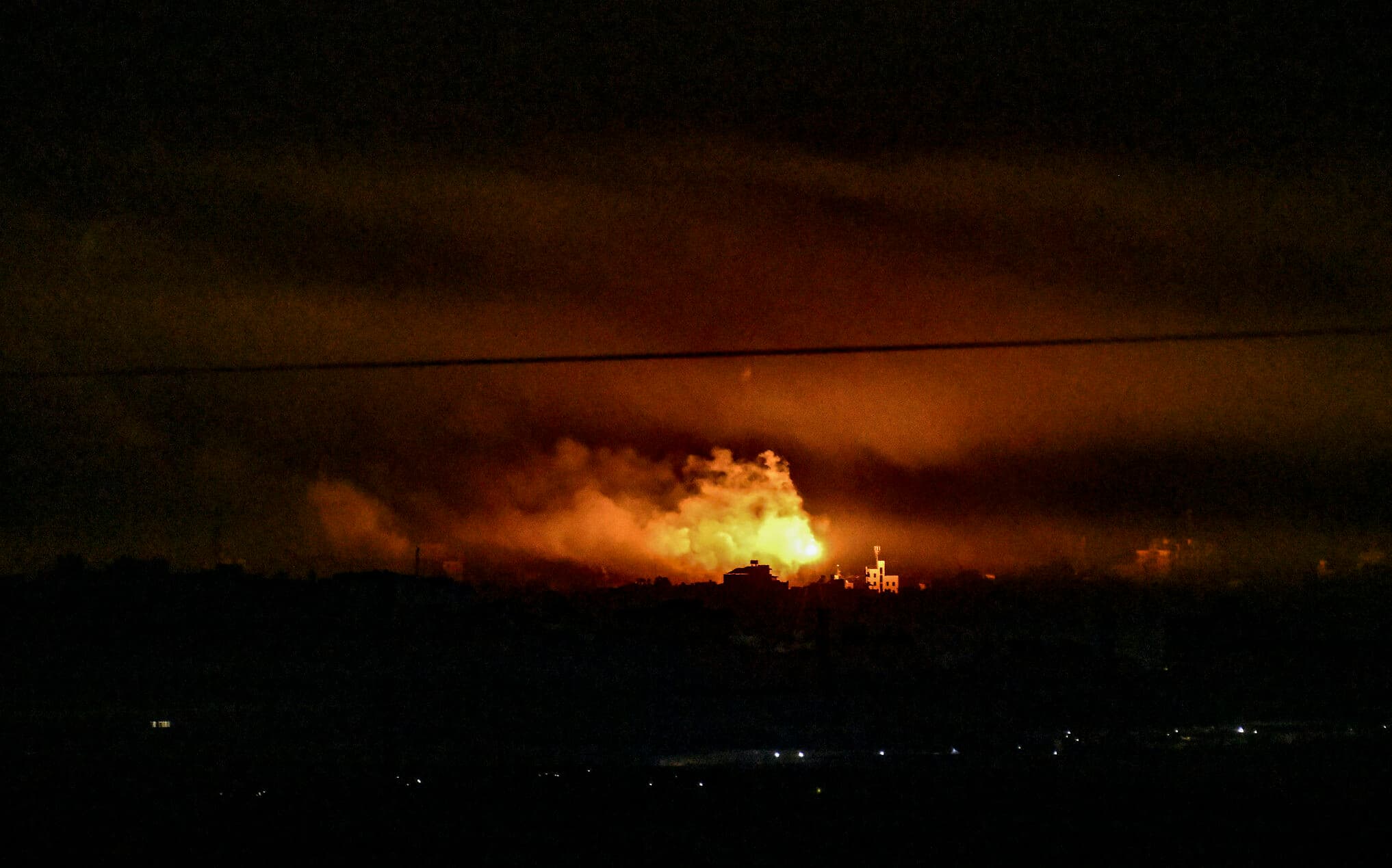 Edhe një foshnje në mesin e 15 palestinezëve të vrarë nga sulmet ajrore në Gaza