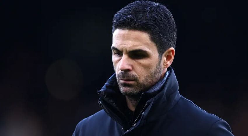 Arsenal e mposht Unitedin, mbetet në garë për titull