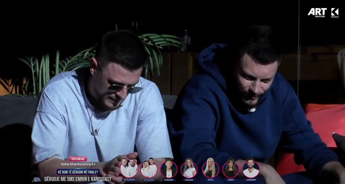 Ngjarja interesante që i ndodhi Mirdonit me veturë, pas ndejes ku ishte për të bërë muzikë (VIDEO)