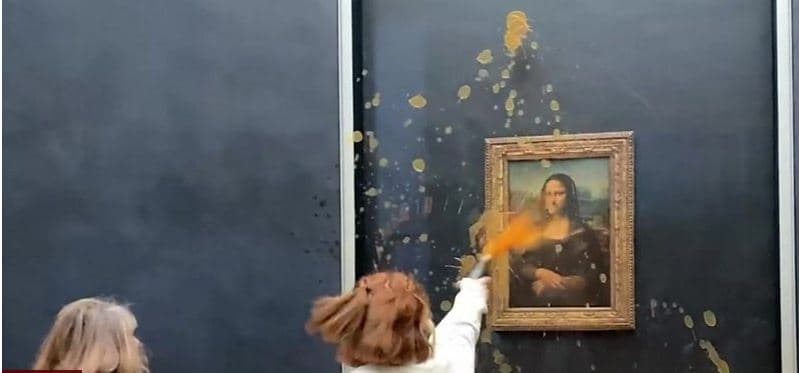 "Mona Lisa", protestuesit hedhin supë mbi pikturën e Da Vinçit