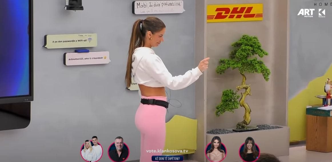 Banorët luajnë pantomime, krijojnë situata qesharake (VIDEO)
