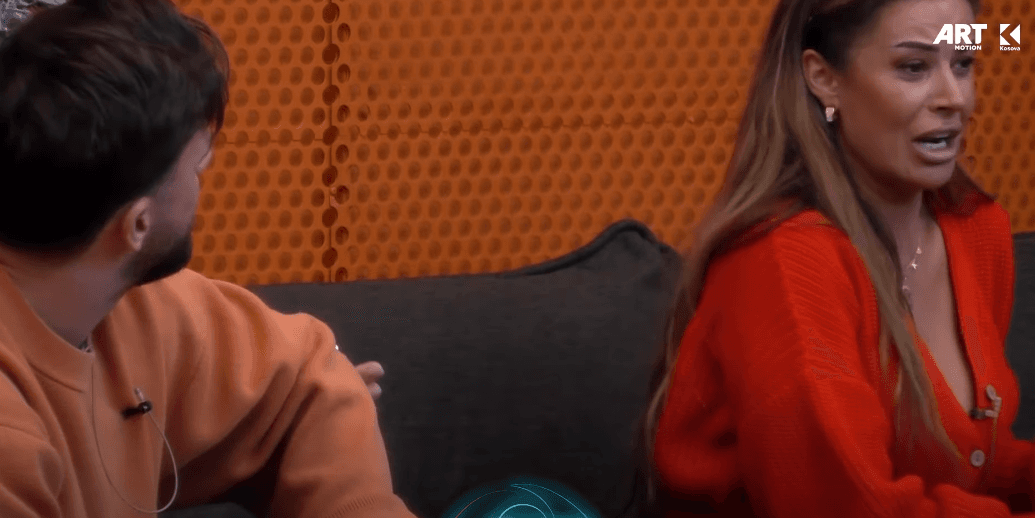 Santiana: Ti je mashtrues - Lumbardhi ia kthen: Ti je frikacake (VIDEO)
