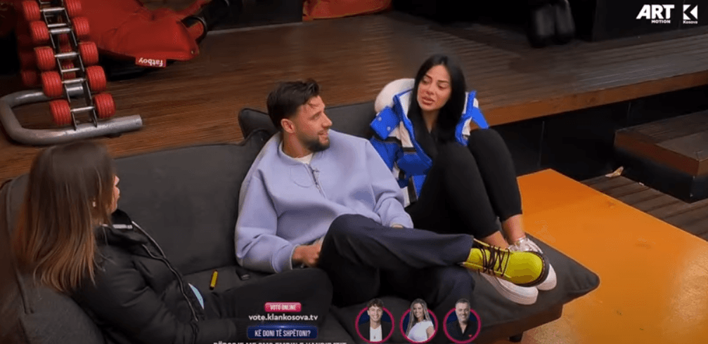 Kader i premton Shqipes se "do t'ia gjejë një djal për qejfi" (VIDEO)