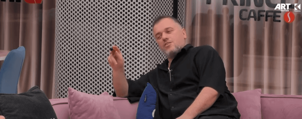 Buci imiton Lindën, Shqipja shkrihet së qeshuri (VIDEO)