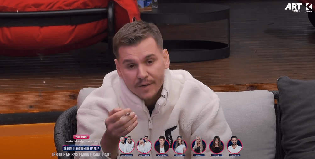 Debat i ashpër e me kunja pikante mes Shqipes dhe Adrit (VIDEO)
