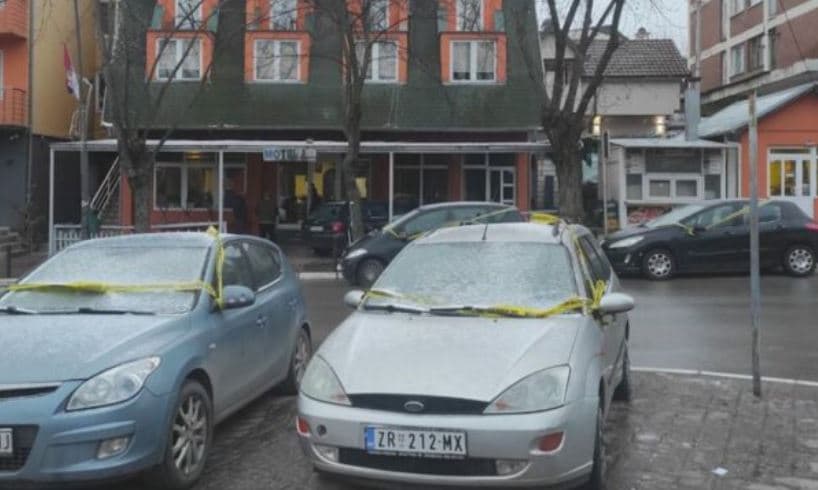 Policia thotë se ka identifikuar dy persona në lidhje me shpërthimin në veri