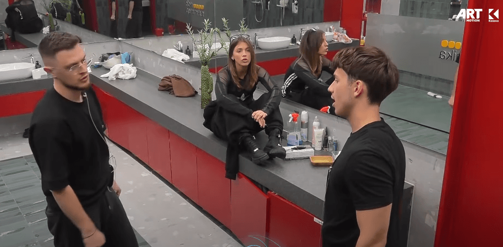 Blerando, Ardi dhe Shqipja diskutojnë situatën mes Shqipes dhe çiftit (VIDEO)