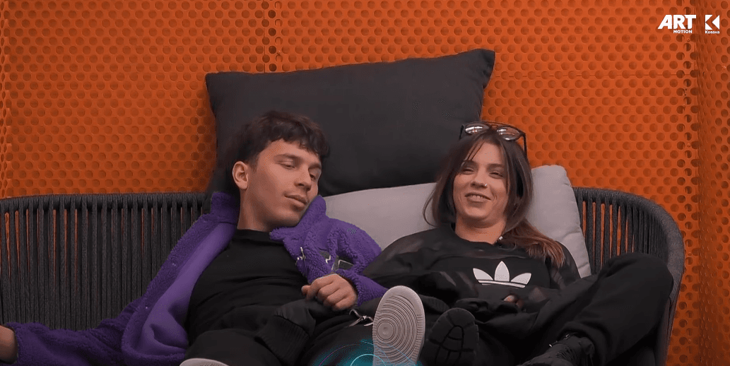 "Një darkë ose film në secret room me Shqipen", Blerando ka një kërkesë për “Vëllain e Madh” (VIDEO)