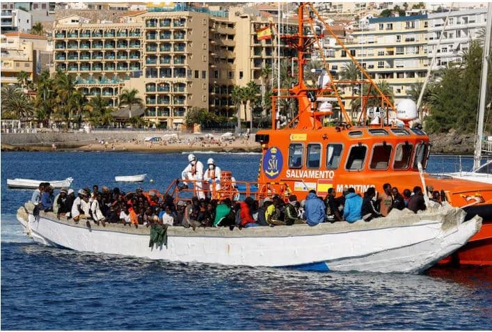 Shkuarjet e parregullta të emigrantëve pothuajse u dyfishuan në Spanjë në vitin 2023