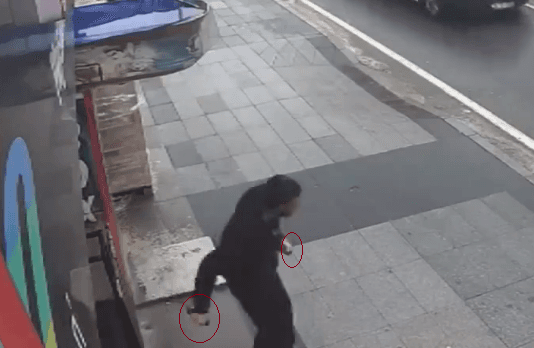 Një person ther me thikë 11 kalimtarë në Stamboll, sulmi nisi nga mëngjesi e deri në mesditë (VIDEO)