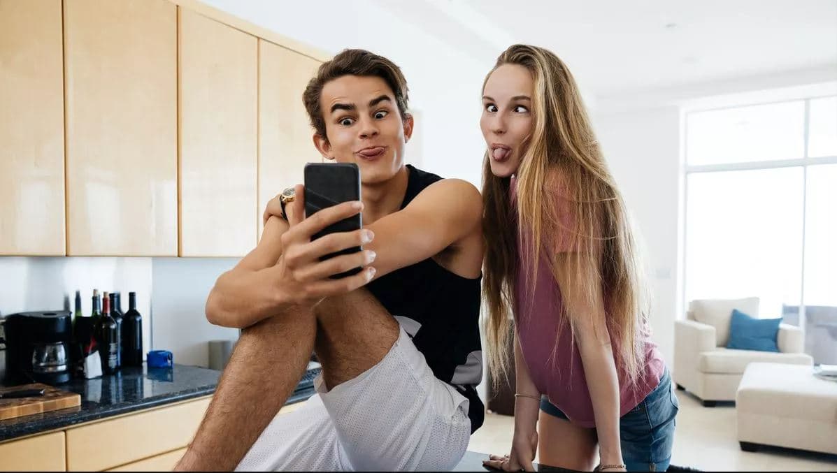 Një studim thotë se adoleshentët me më shumë vëllezër e motra kanë shëndet mendor më të keq